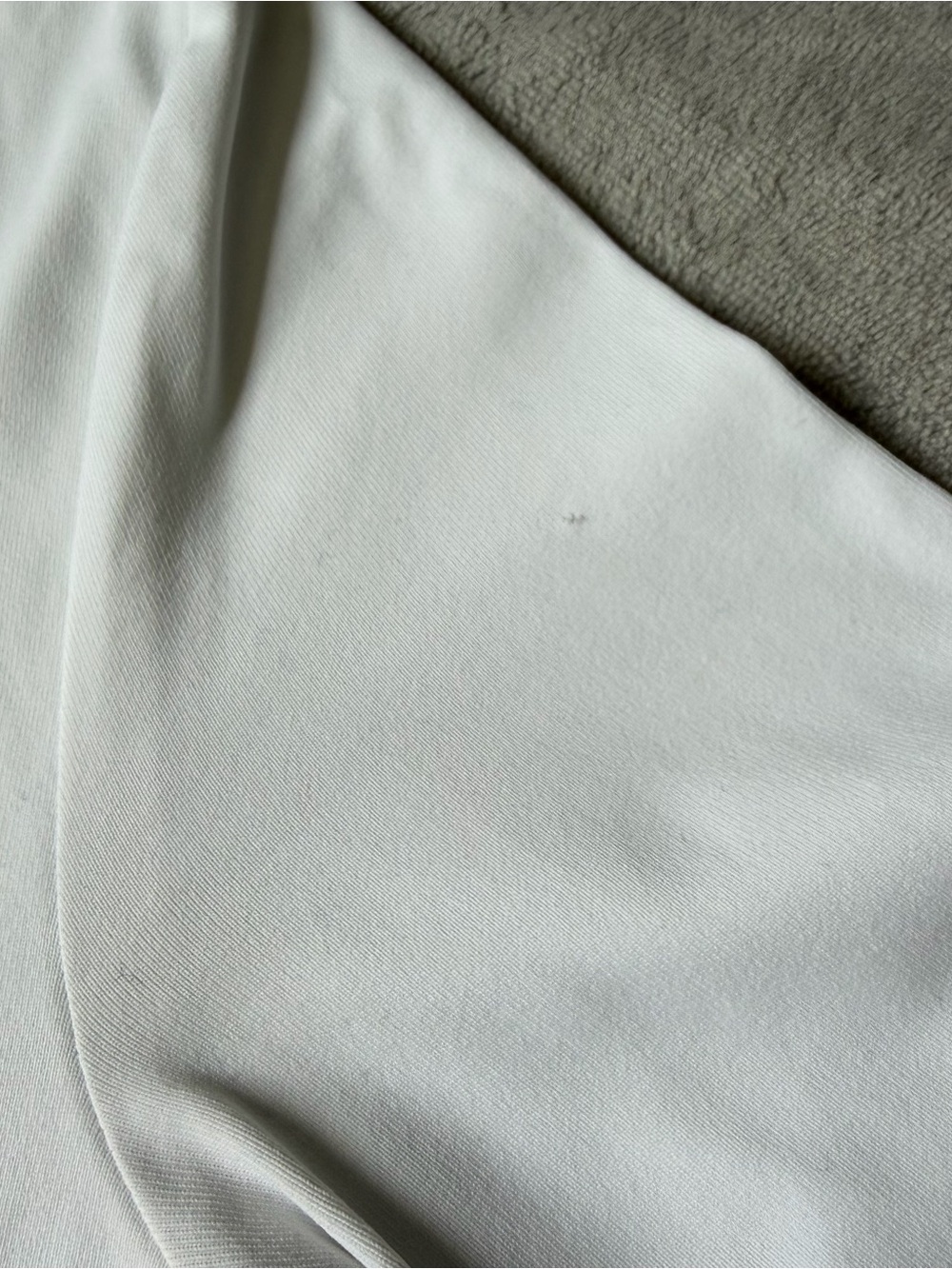 Aritzia Babaton Contour V Neck Long Sleeve Top White S - Picture 6 of 10